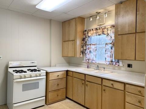 201 S Grinnell, Jackson, MI 49203 photo 10