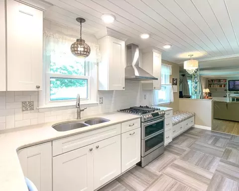 2110 Creglow Dr, Jackson, MI 49203 photo 2