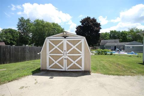 411 Falcon, Jackson, MI 49202 photo 4