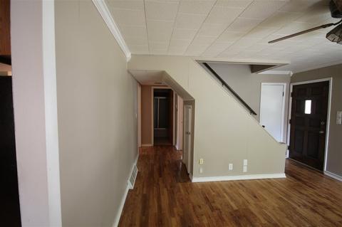 411 Falcon, Jackson, MI 49202 photo 8