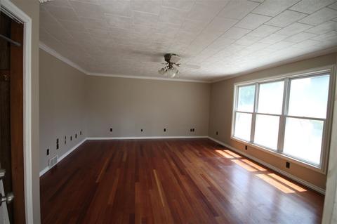 411 Falcon, Jackson, MI 49202 photo 9