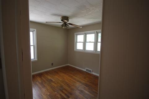 411 Falcon, Jackson, MI 49202 photo 13