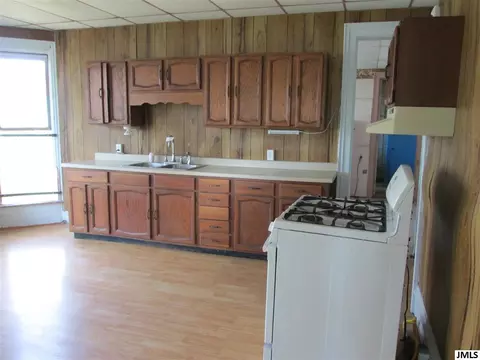 127 Maple St, Springport, MI 49284 photo 4