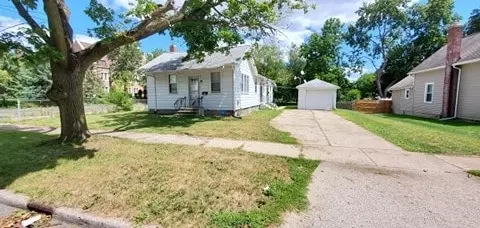 915 Backus St, Jackson, MI 49202 photo 2