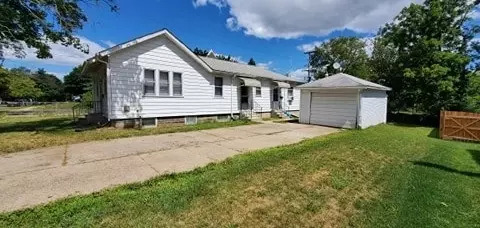 915 Backus St, Jackson, MI 49202 photo 1