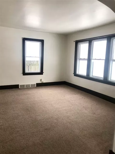 608 E Ganson, Jackson, MI 49201 photo 3
