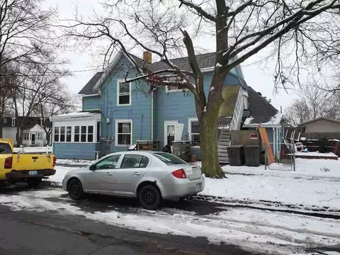 716 Bush St, Jackson, MI 49202 photo 2