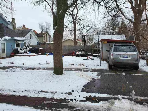 716 Bush St, Jackson, MI 49202 photo 3