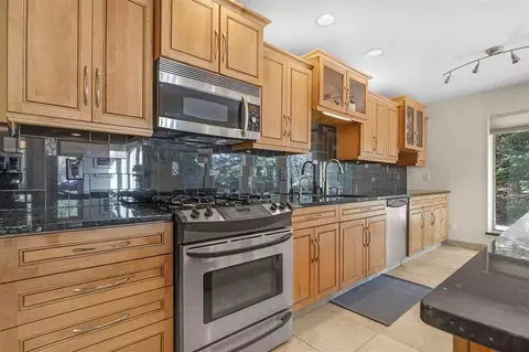 1910 Glen Dr, Jackson, MI 49203 photo 11