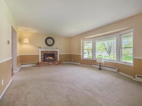 2000 Cascade Dr, Jackson, MI 49203 photo 4