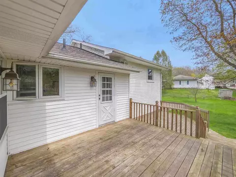 2000 Cascade Dr, Jackson, MI 49203 photo 24