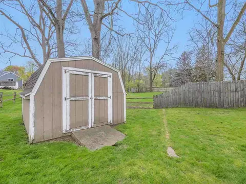 2000 Cascade Dr, Jackson, MI 49203 photo 25