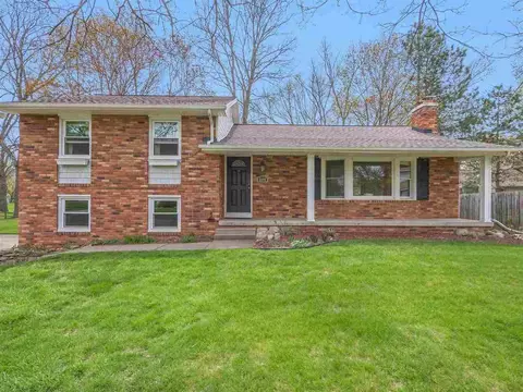 2000 Cascade Dr, Jackson, MI 49203 photo 1