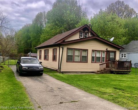 9532 Estergreen St, Clay, MI 48001 photo 1