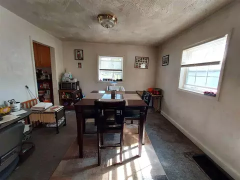 227 Wall, Jackson, MI 49203 photo 3