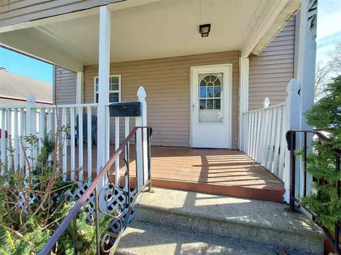227 Wall, Jackson, MI 49203 photo 2