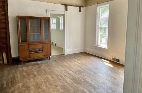317 Carr St, Jackson, MI 49201 photo 4