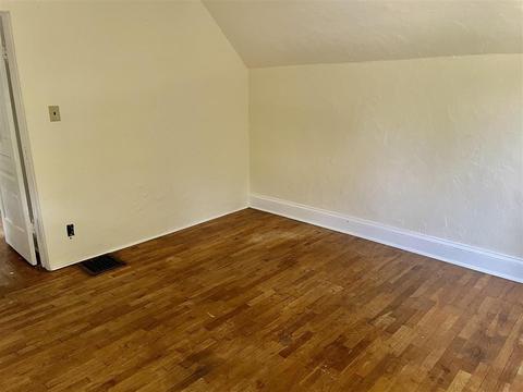 317 Carr St, Jackson, MI 49201 photo 8