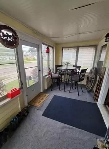 736 Loomis, Jackson, MI 49202 photo 24