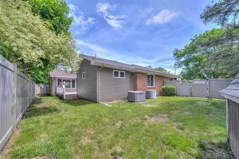 1202 W Morrell St, Jackson, MI 49203 photo 3