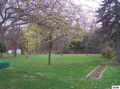 1010 E Oliver St, Owosso, MI 48867 photo 3