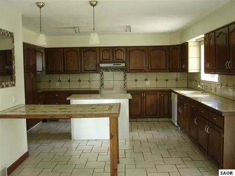 305 Keeney, Perry, MI 48872 photo 3
