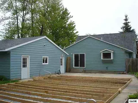 305 Keeney, Perry, MI 48872 photo 2