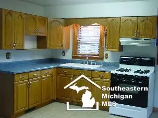 11347 Secor, Temperance, MI 48182 photo 8