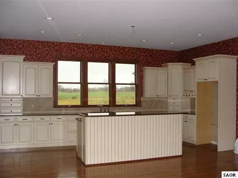 305 E Hibbard, Owosso, MI 48867 photo 2