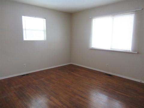 5338 Bangor Ave, Flushing, MI 48433 photo 9