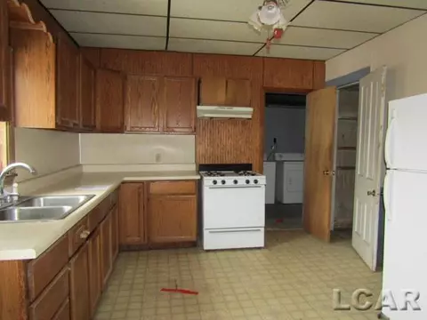 104 S Tecumseh, Adrian, MI 49221 photo 2