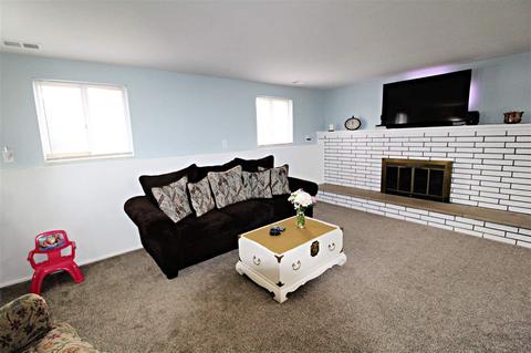 521 Autumn Dr, Flushing, MI 48433 photo 9