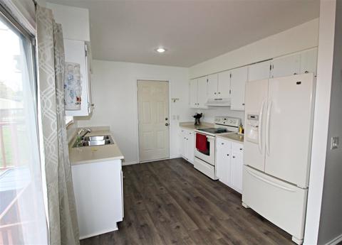 521 Autumn Dr, Flushing, MI 48433 photo 6