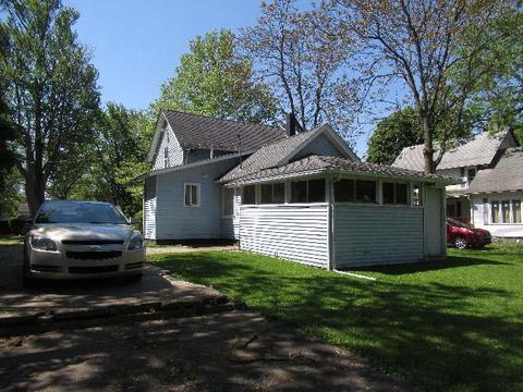 435 Grover, Owosso, MI 48867 photo 4