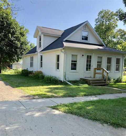 914 E Mason, Owosso, MI 48867 photo 1