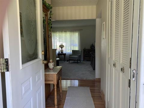 1203 Pickwick Pl, Flint, MI 48507 photo 8