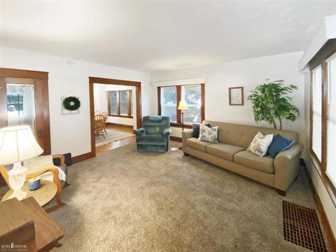 106 Jennett, Owosso, MI 48867 photo 2