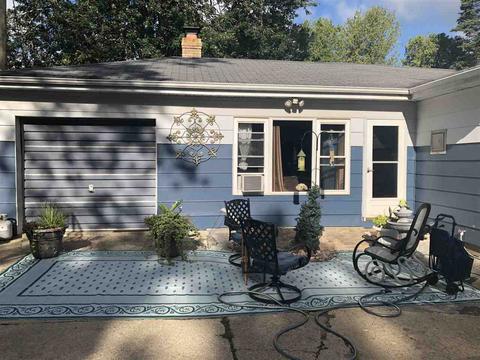 160 Worth, Sandusky, MI 48471 photo 2