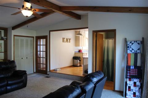 906 Coutant, Flushing, MI 48433 photo 12