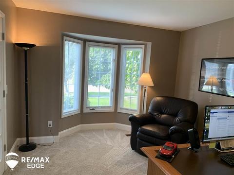 48372 Lafayette Dr, Macomb, MI 48044 photo 21