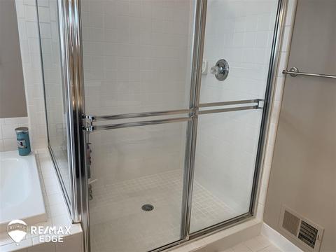 48372 Lafayette Dr, Macomb, MI 48044 photo 33
