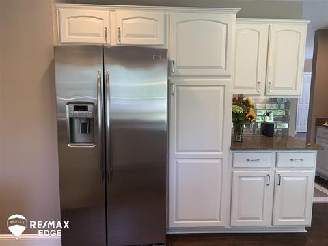 48372 Lafayette Dr, Macomb, MI 48044 photo 5