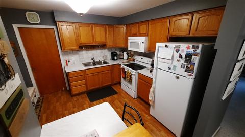 606 Balsam, Davison, MI 48423 photo 3