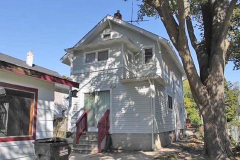 646 E Main St, Owosso, MI 48867 photo 3