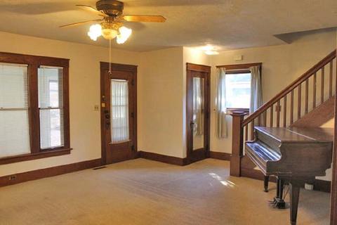 646 E Main St, Owosso, MI 48867 photo 6