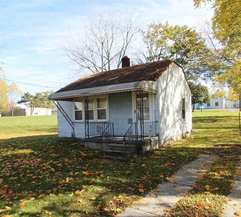 2015 Algonac Dr, Flint, MI 48532