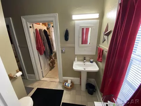 141 E Maple, Adrian, MI 49221 photo 10