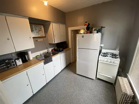 141 E Maple, Adrian, MI 49221 photo 15