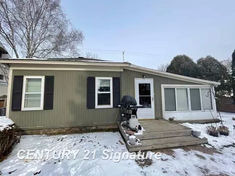 306 E Maple, Holly, MI 48442 photo 11
