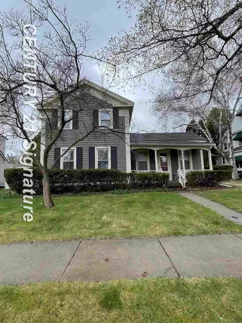 306 E Maple, Holly, MI 48442 photo 3